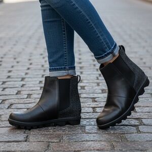 Sorel Black Leather Ankle Boots Chelsea Style size 5